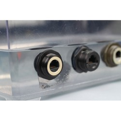 超5类RJ45插座，加固型IP68防松螺母，锌镍抛光，配备防尘帽的图片